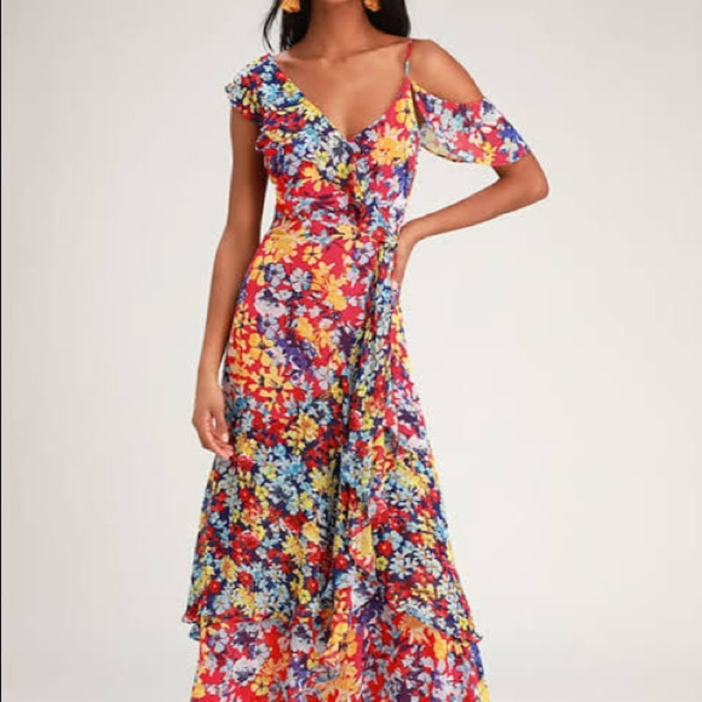 Lulu’s floral asymmetrical sleeved dress